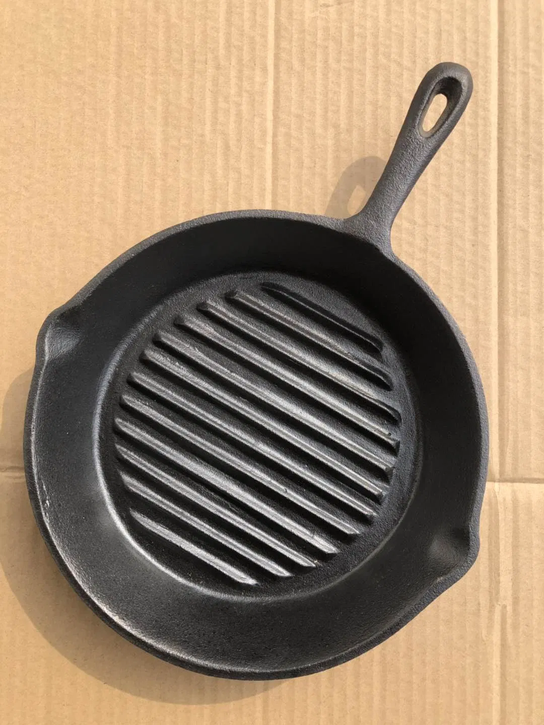 Round Ribbed Cast Iron Grill Pan