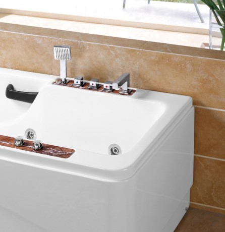 Угловая акриловая ванна с гидромассажем DMAN 8026