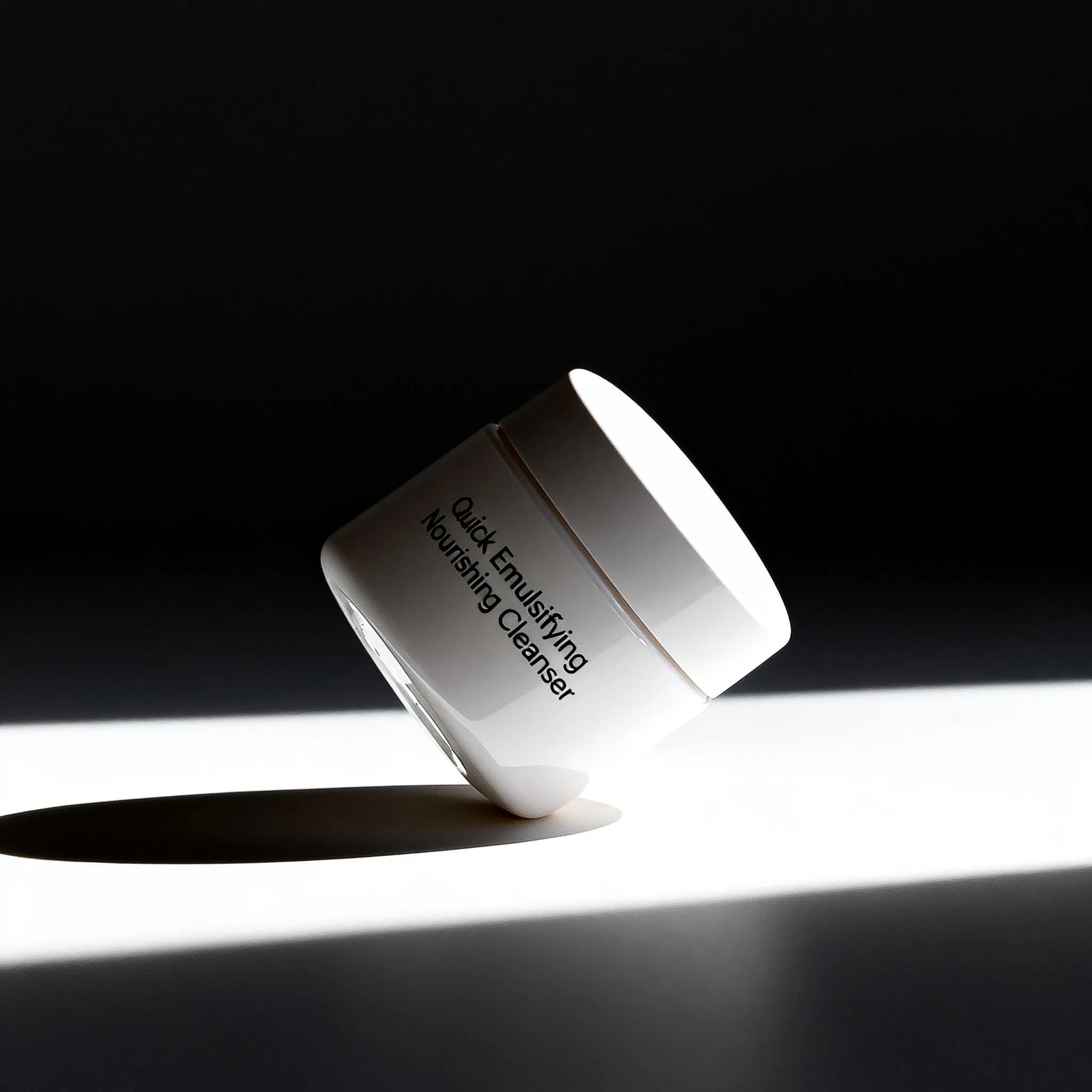 Plant-Based Purifying and Protective Face Cleanser with Moringa Seed Extract and Bisabolol for Vegan Skin Care