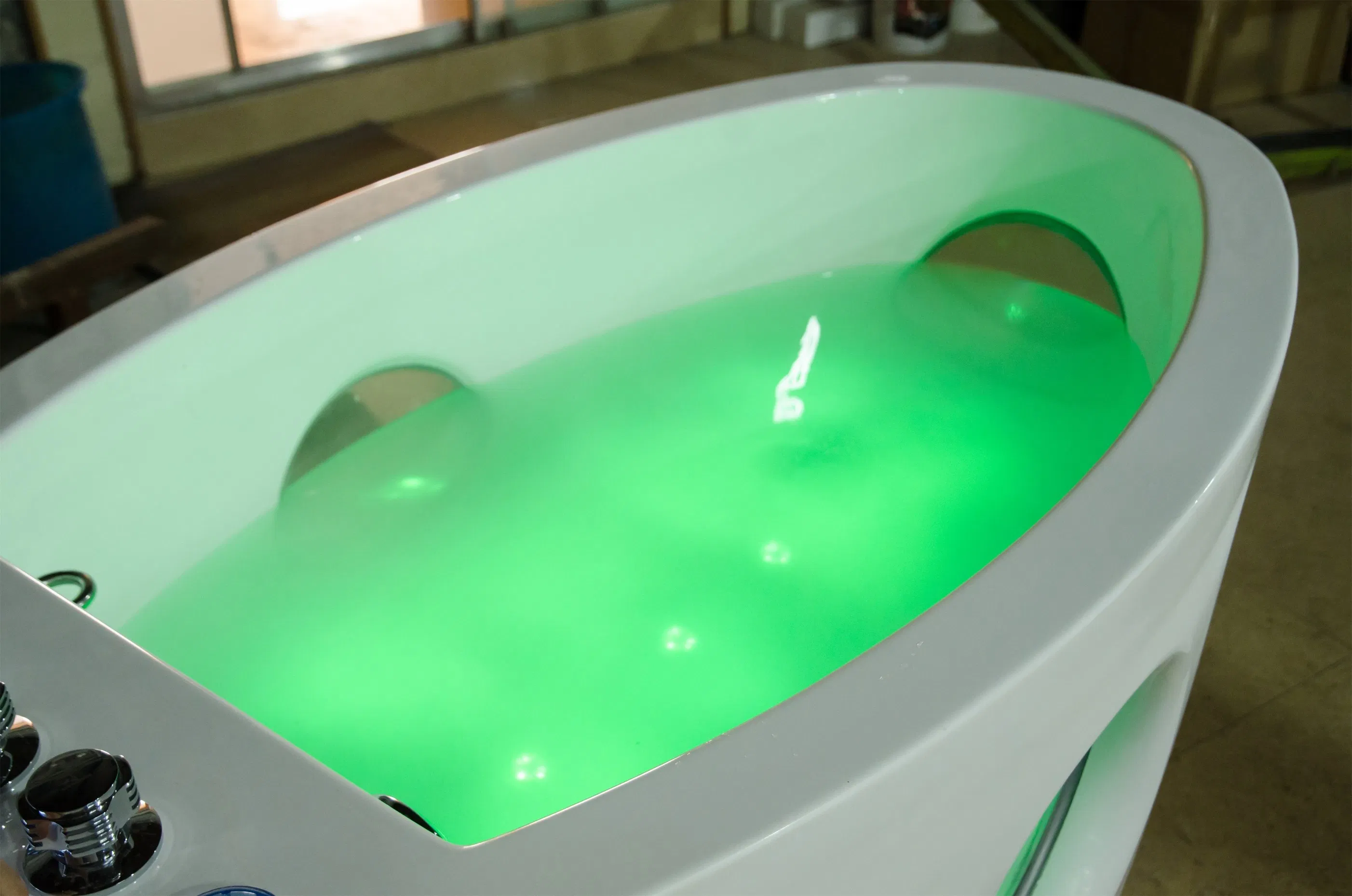 Овальная акриловая ванна Lovely Design