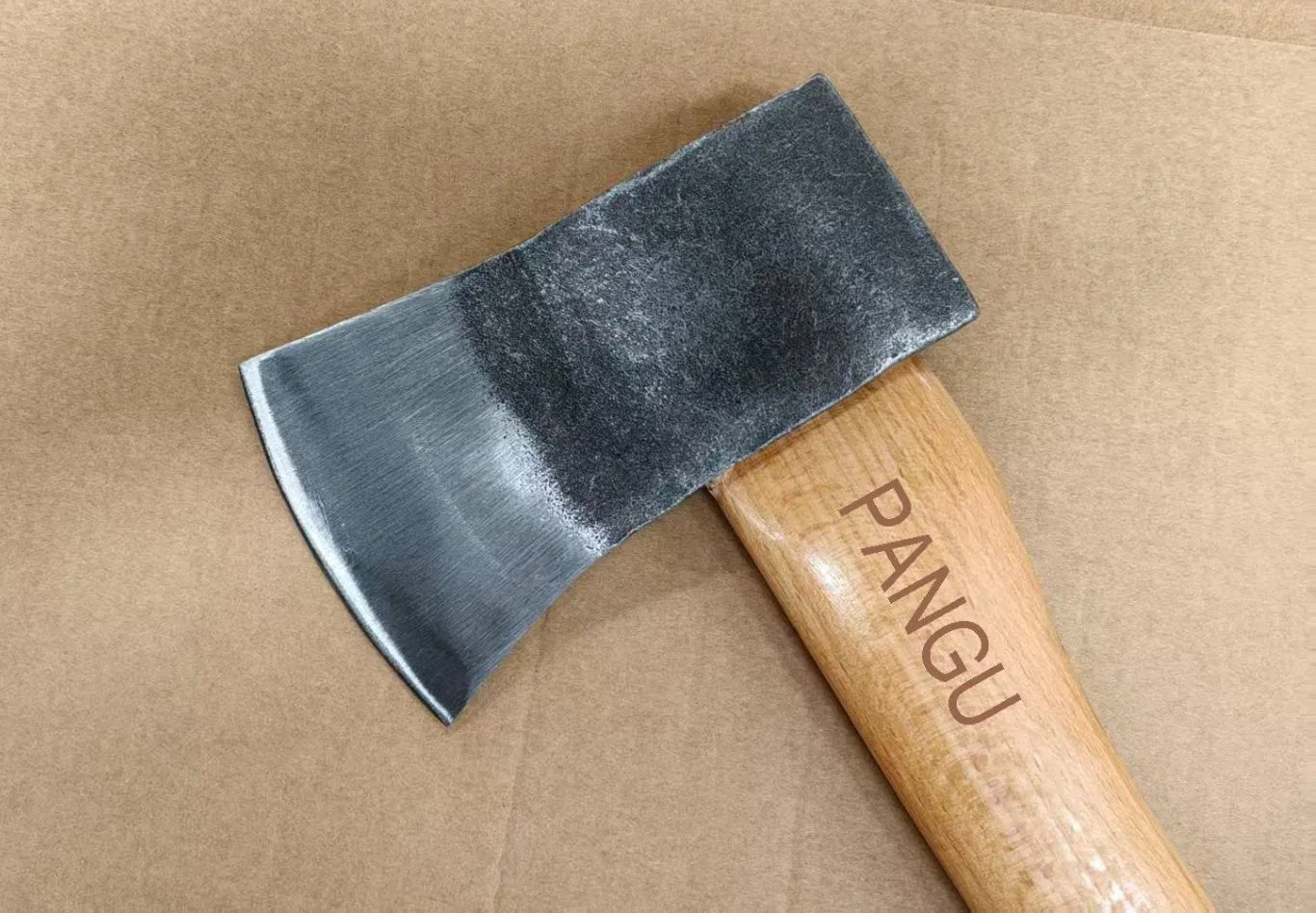 Manufacturer High Quality Forged Ash Handle 600g Felling Axe Hatchet