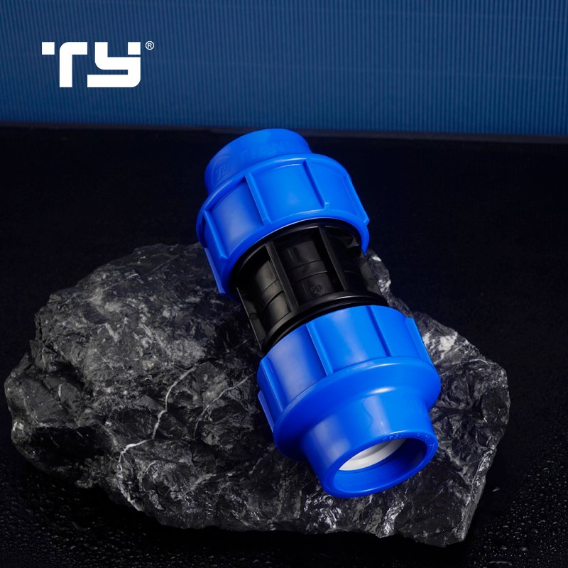 PP PVC CPVC Compression Irrigation Pipe Socket Coupling Tee Elbow Male Femal Adapter Fitting for HDPE Pipe