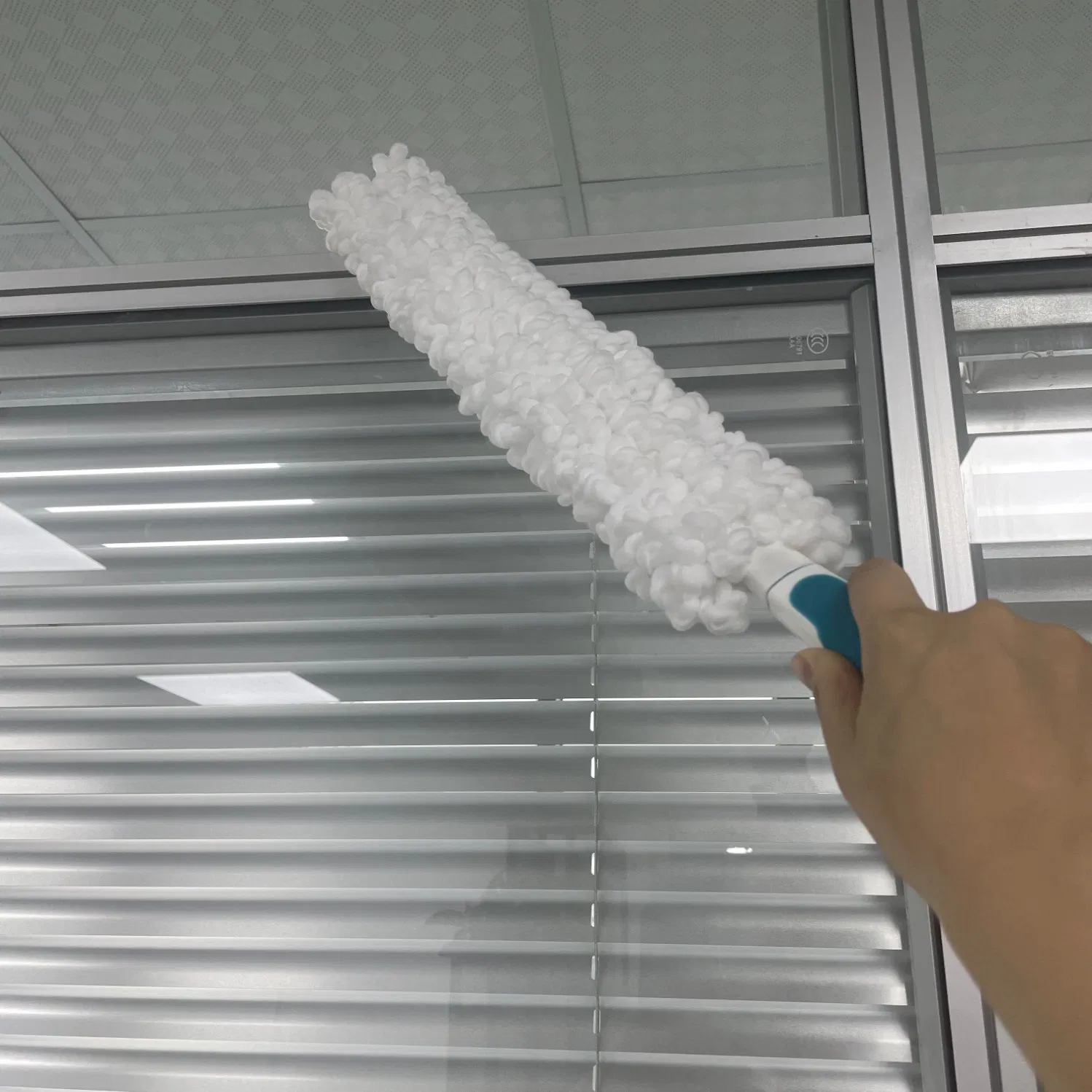 Microfiber Cleaning Duster with Soft TPR Handle for Household