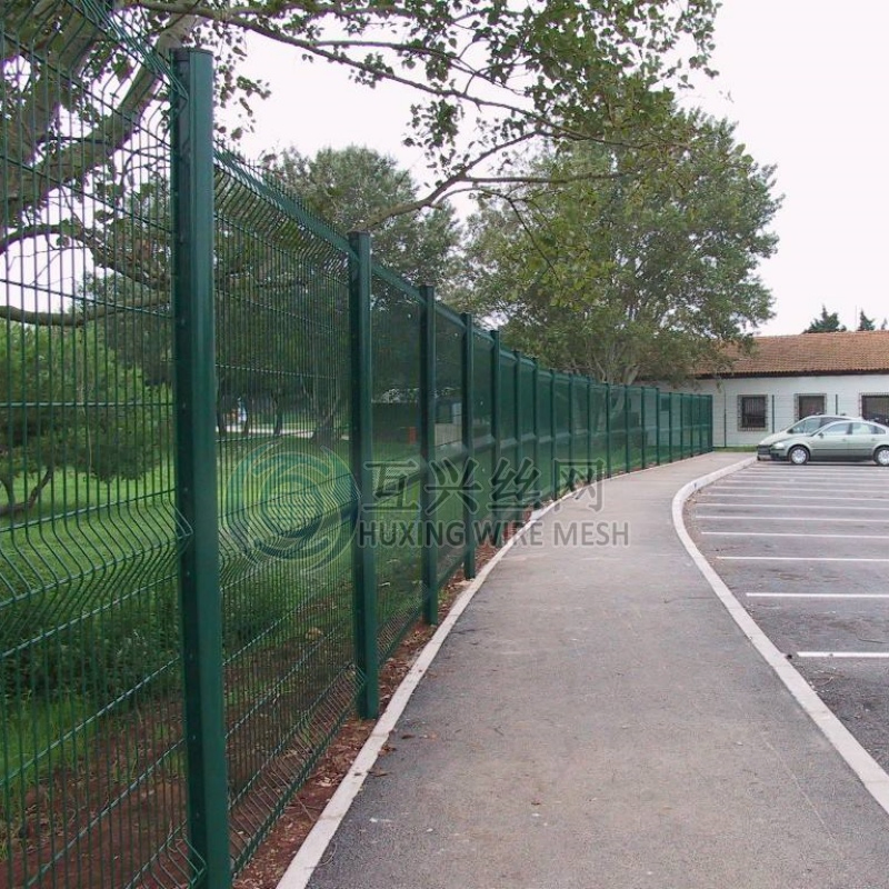 Peach Type Post PVC Spraying Curved Weld Steel Fencing Panel Safety Wire Mesh Fence for Construction Security