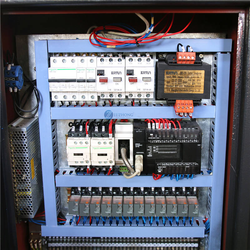 Ленточная пила по металлу промышленная горизонтальная GHS4230