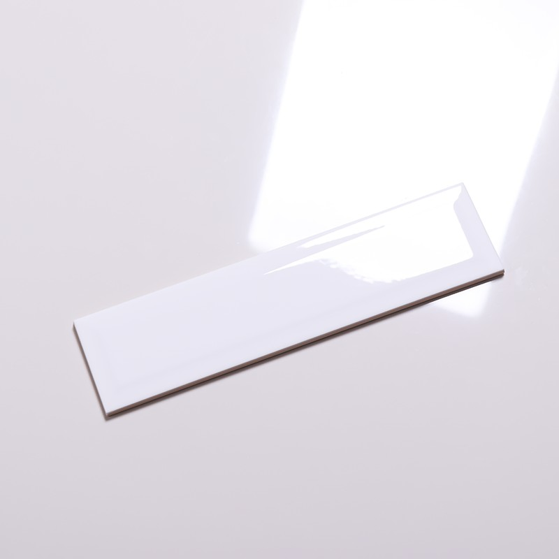 75X300 mm Glazed Glossy Ceramic Living Room Wall Tile in White