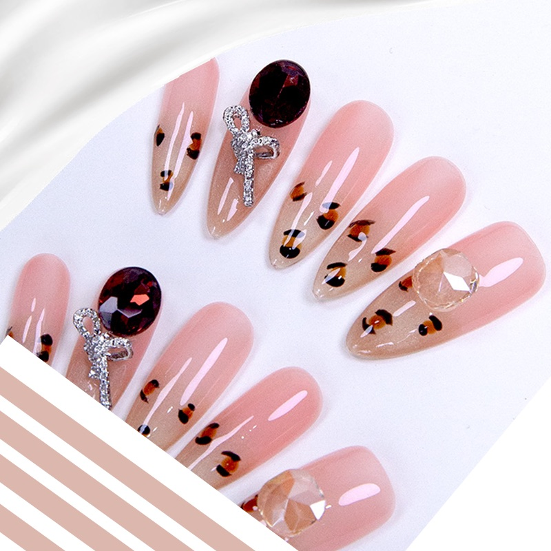 Chic Leopard Print Press-on Nails with Gemstone Bowknot