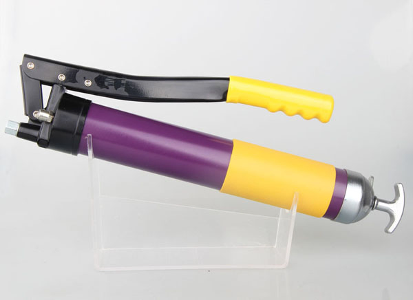 Маслёнка ручная с гибким шлангом и двойным рычагом