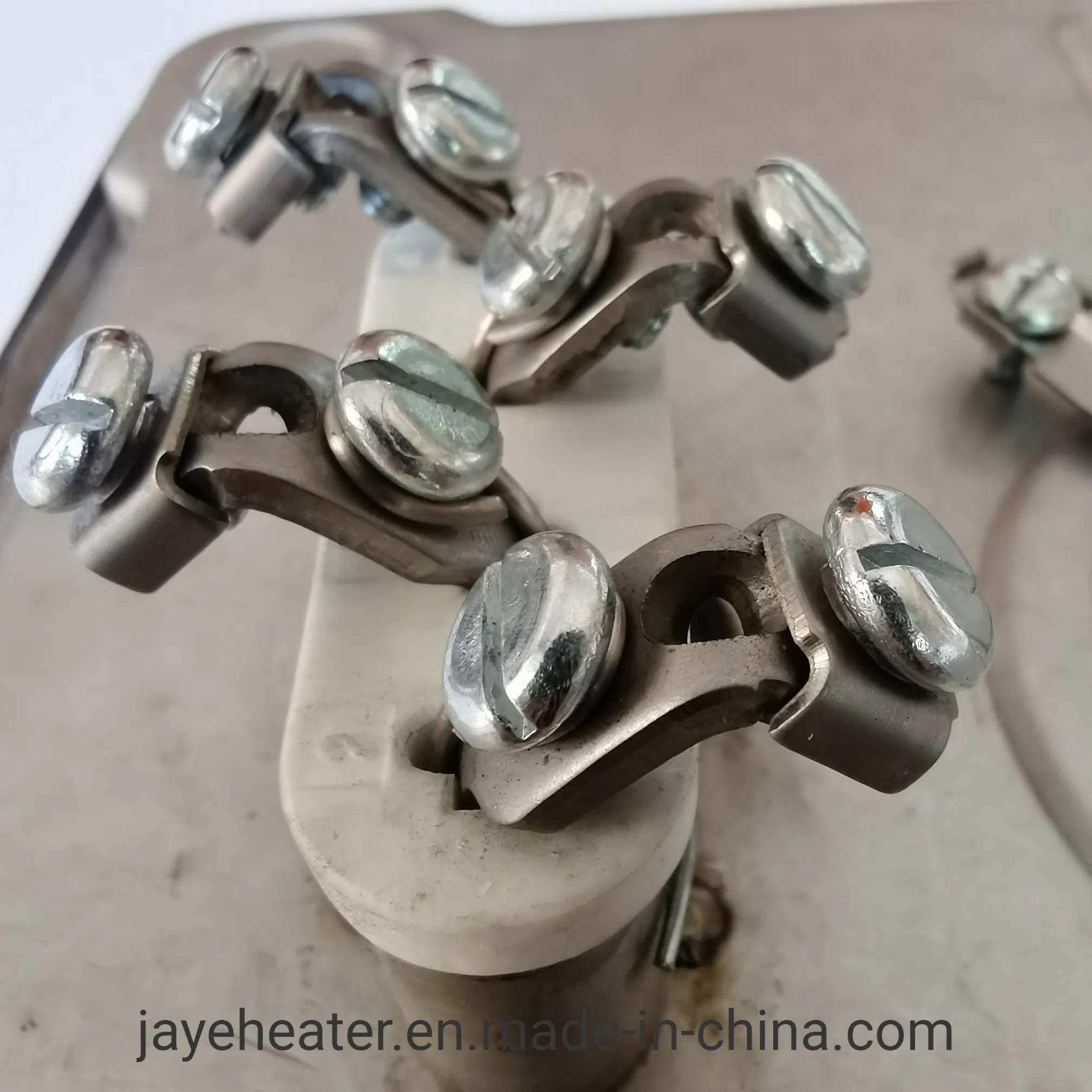 Durable Cast Iron Cooking Plate for Restaurants and Catering