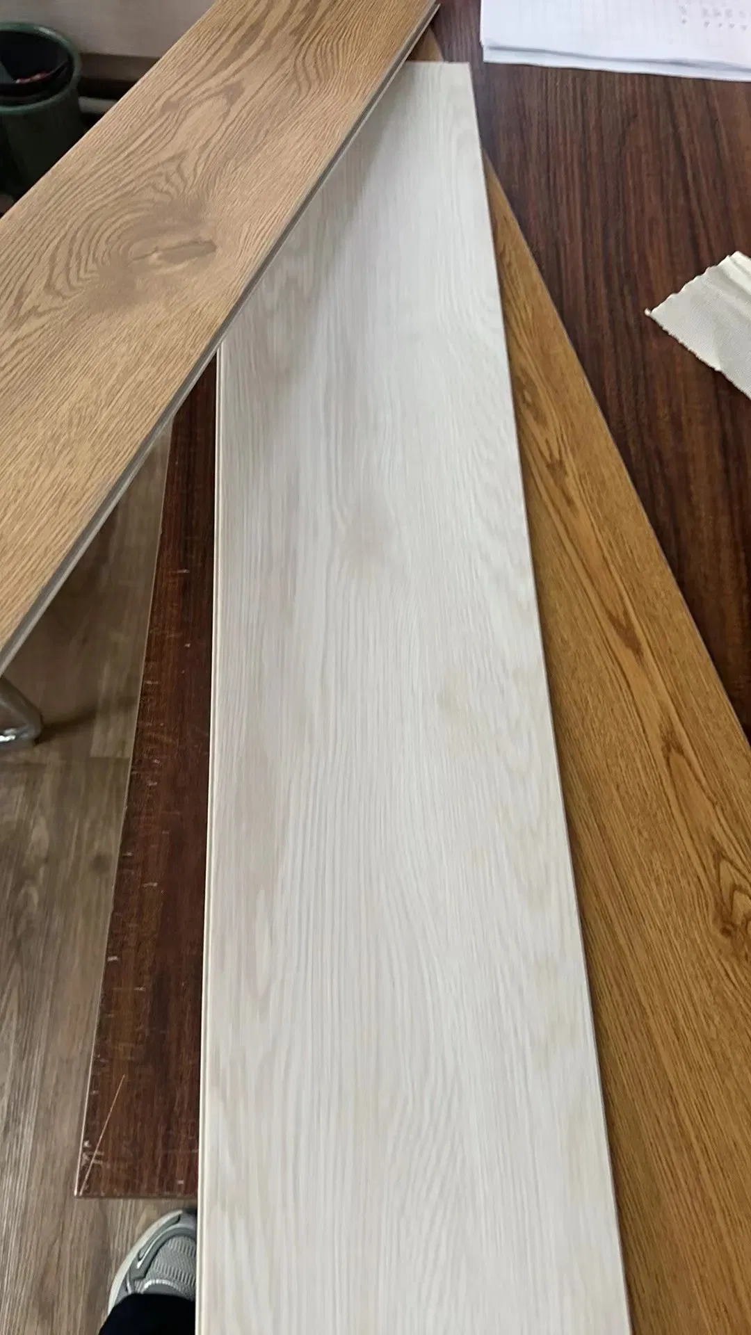 Spc Click Clock Floor Tile Wood Grain Color