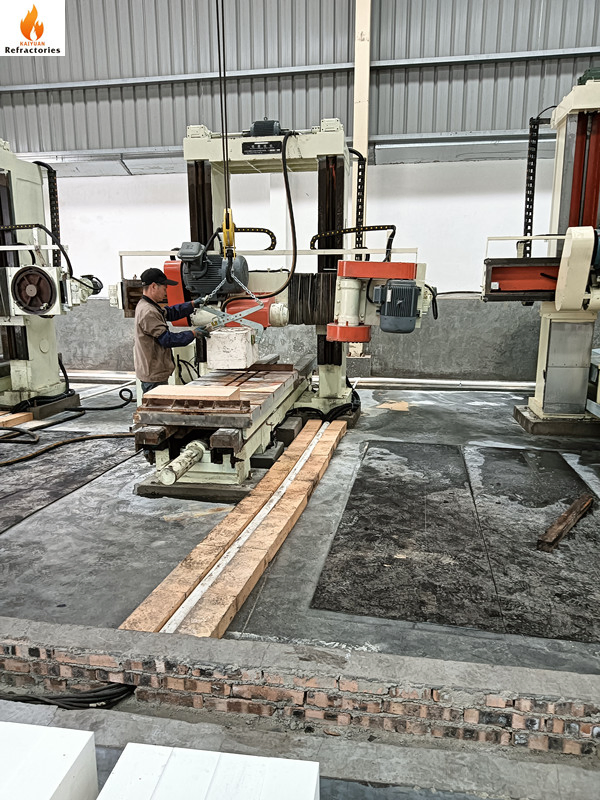 Б/у огнеупорный кирпич AZS из циркониевого корунда