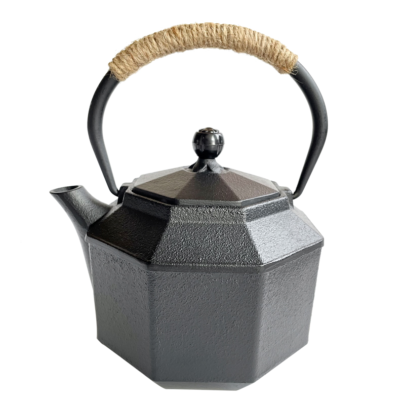 Чайник чугунный эмалированный 800 мл с ситечком