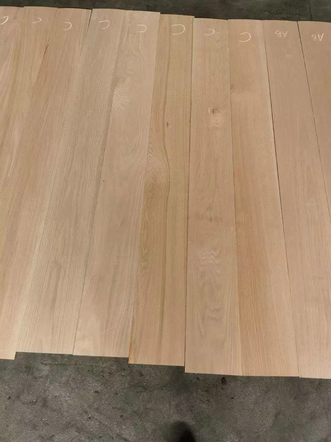 High Quality Ash Reconstituted Wood Veneer with Thickness of 4mm or 5mm.