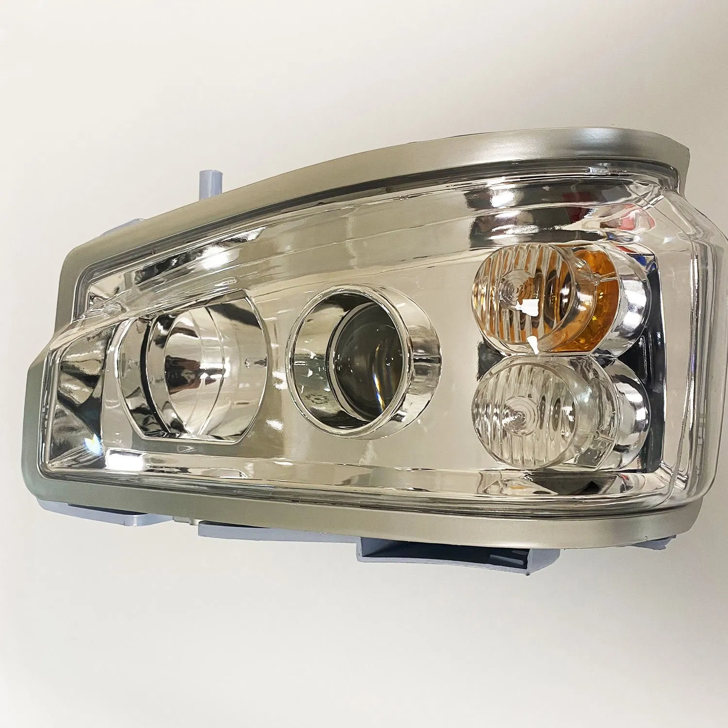 Запасные фары передние левая и правая Sinotruck HOWO WG9719720001/2