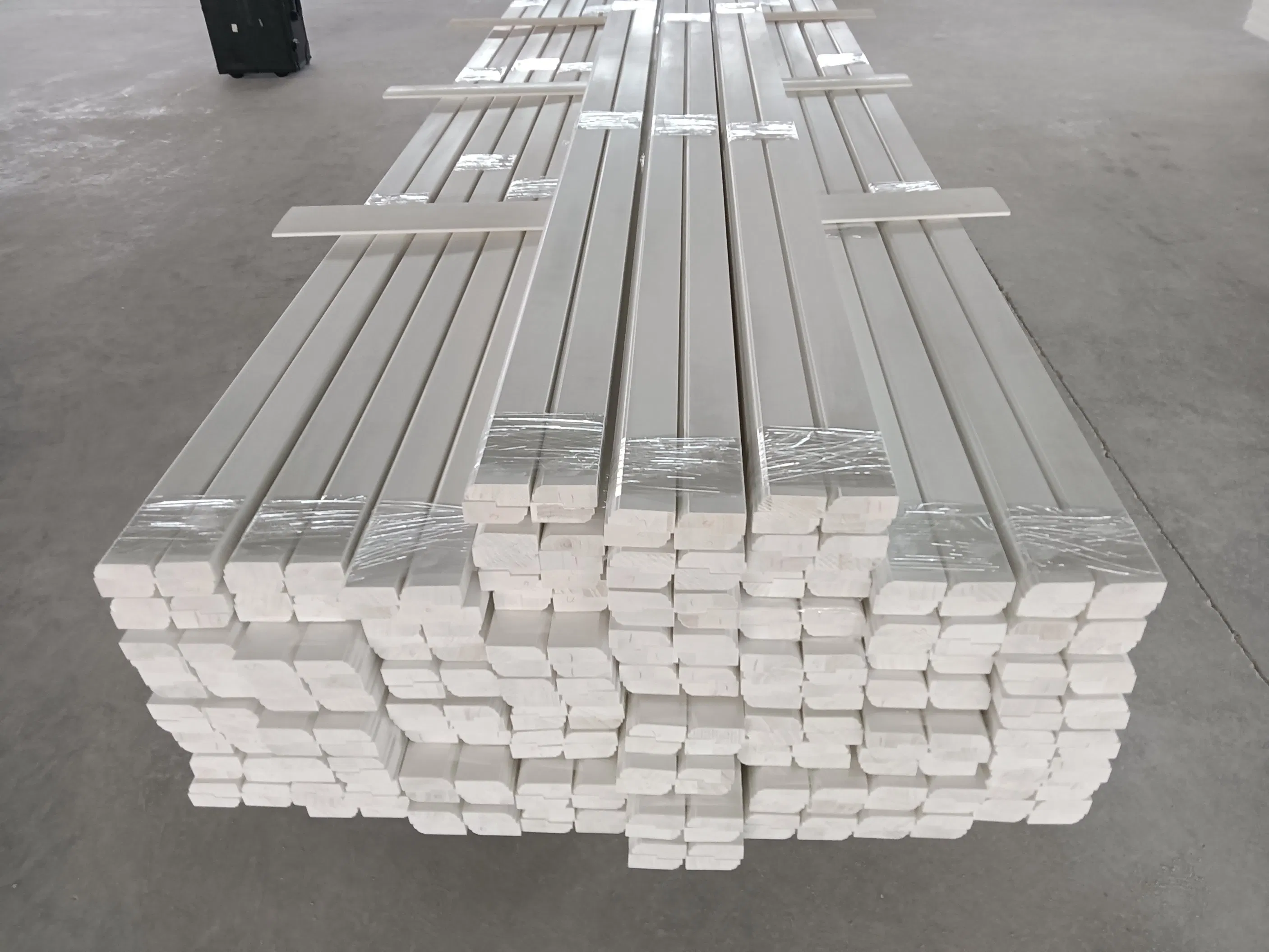 White Primed Solid Wood Radiata Pine MDF Skirting Baseboard Skirting Board