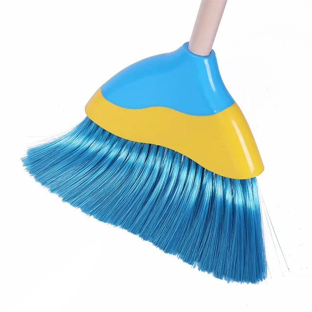 Прочная пластиковая щетка для пола с длинной ручкой