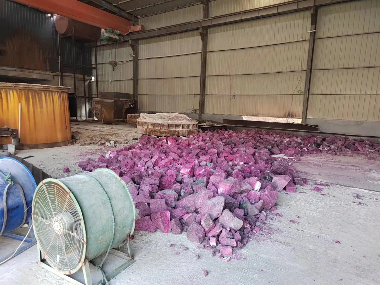 Pink Fused Aluminium Oxide Glass Oven and Other Refractory Materials