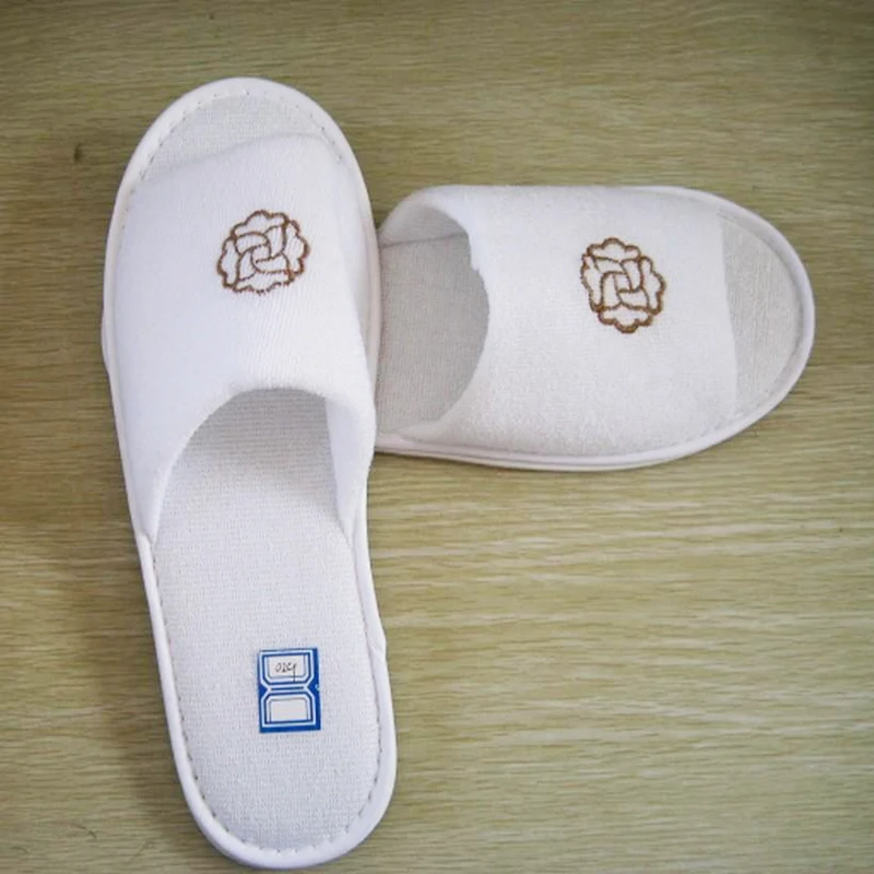 Luxury Disposable Velour Hotel Slippers for Indoor Guests