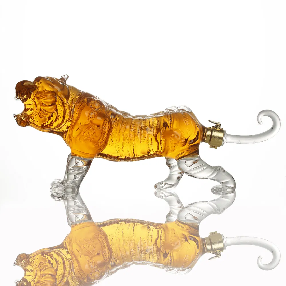 Hand Made Crystal Clear High Borosilicate Liquor Spirits Tequila Whisky Whiskey Glass Wine Decanter