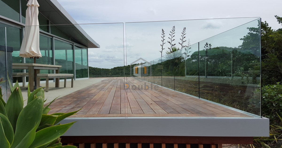 Frameless Glass Balcony Railing Aluminum U Channel Glass Balustrade