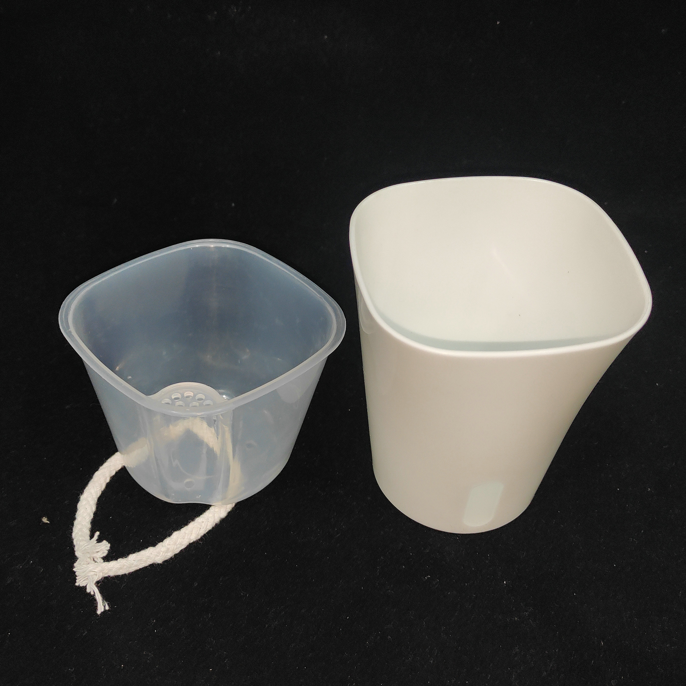 Горшки для растений пластиковые с автополивом зеленые