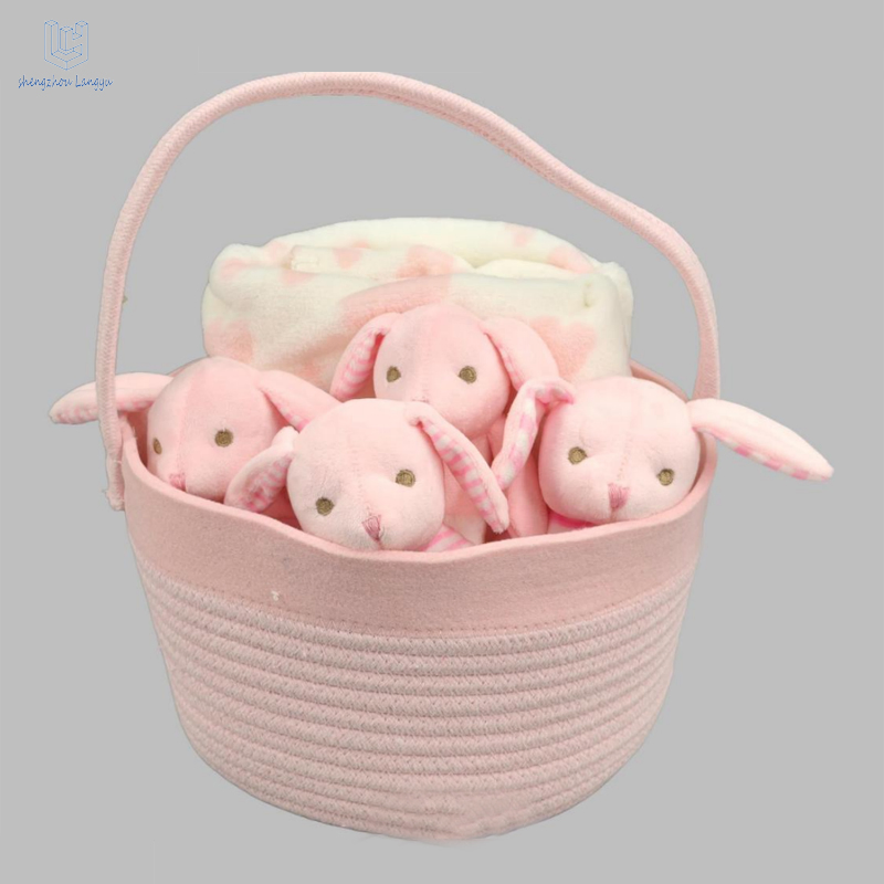 Wholesale Langyu Animal Basket with 4 Cute Fox Plush Toys & Blanket Set Baby with Sound/Bed Wrapped/Comforter/Rattle /Blanket