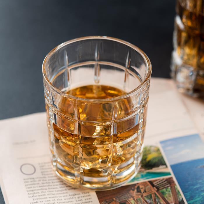 Wholesale 320ml Bottom Custom Pattern Cup Old Fashioned Glass Bar Whiskey Glasses Whiskey Glass Cups