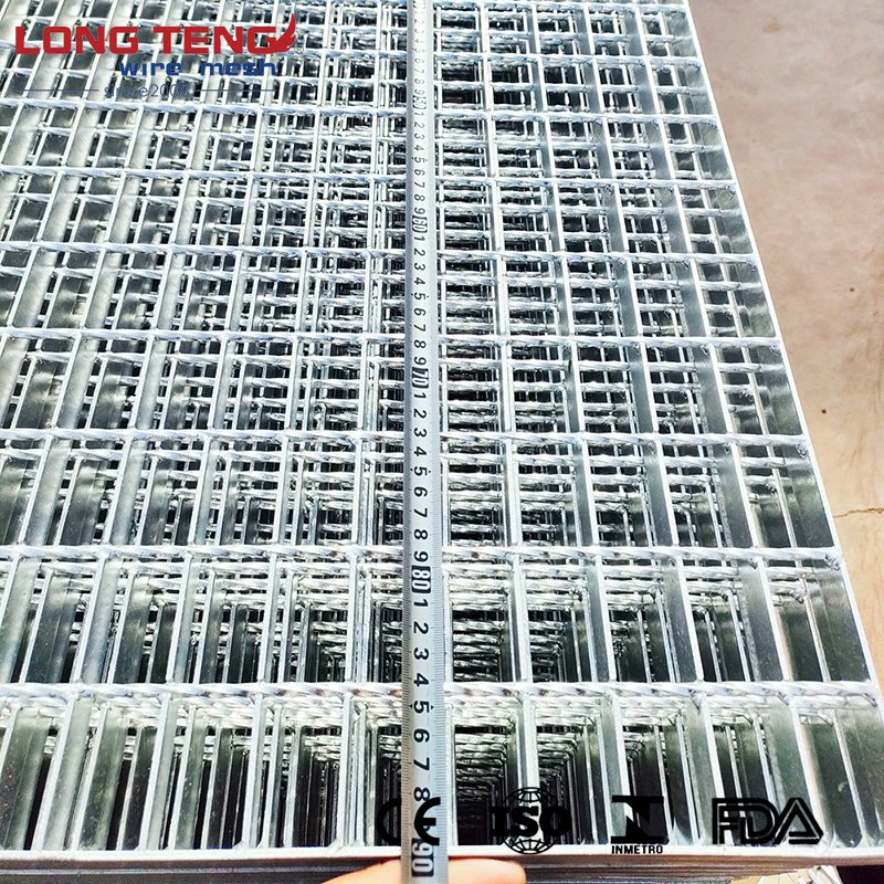 Custom Made Professional Manufacturer Steel Drain Cover for Driveway Galvanized Welded Steel Grating Drainage Cover