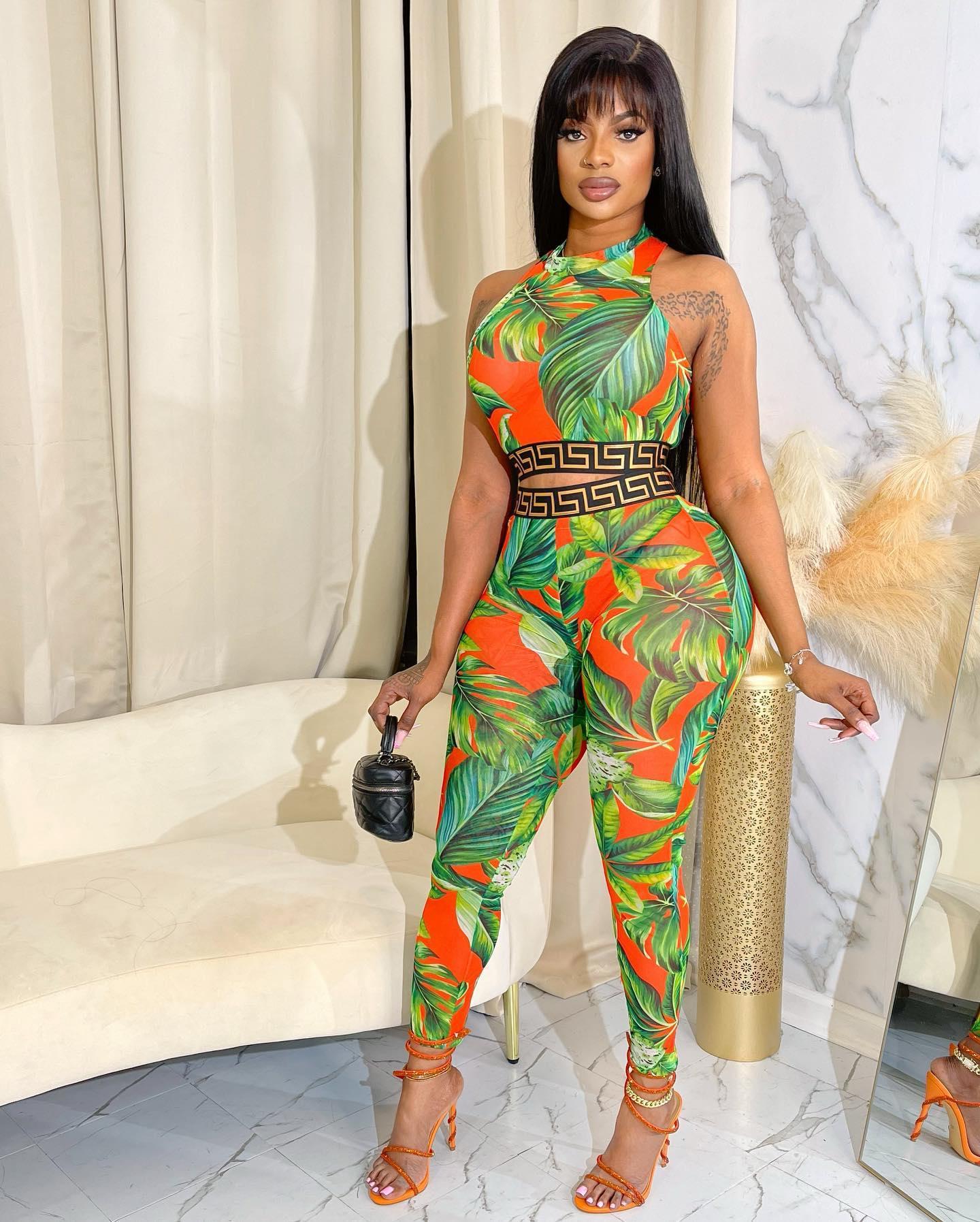 Комплект женский обтягивающий укороченный топ без рукавов