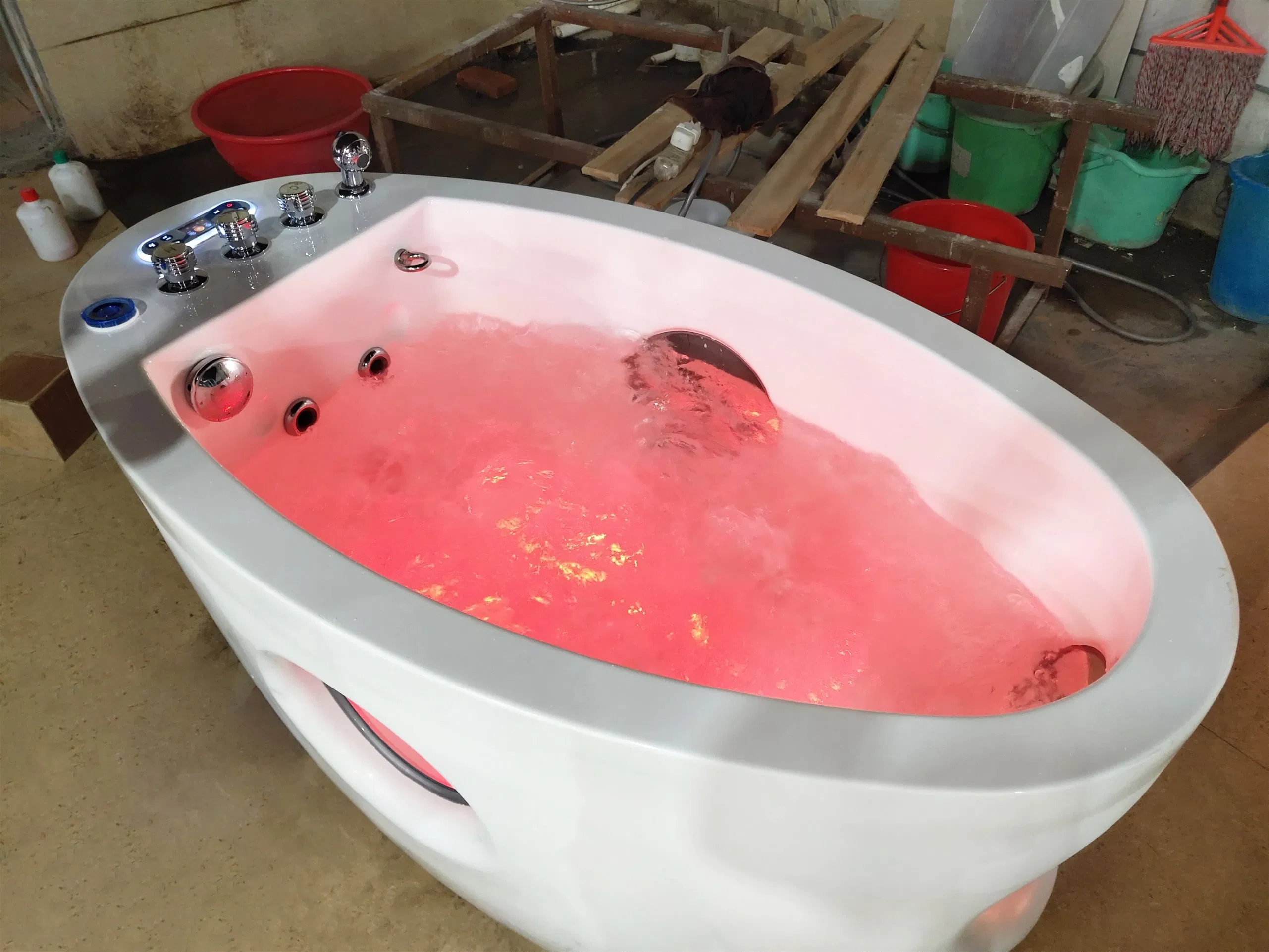 Детская ванночка с подогревом и сборщиком волос