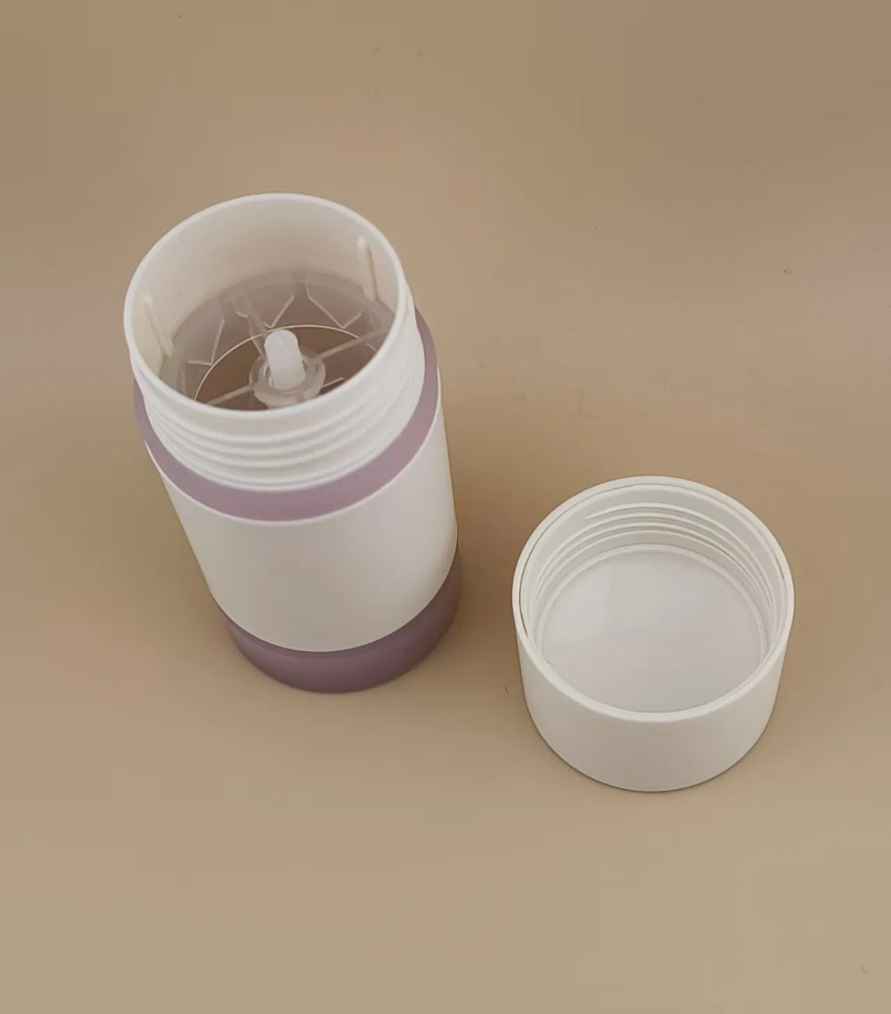 White Rotary-Type Tuber of Perfumed Salve for Lipsticks