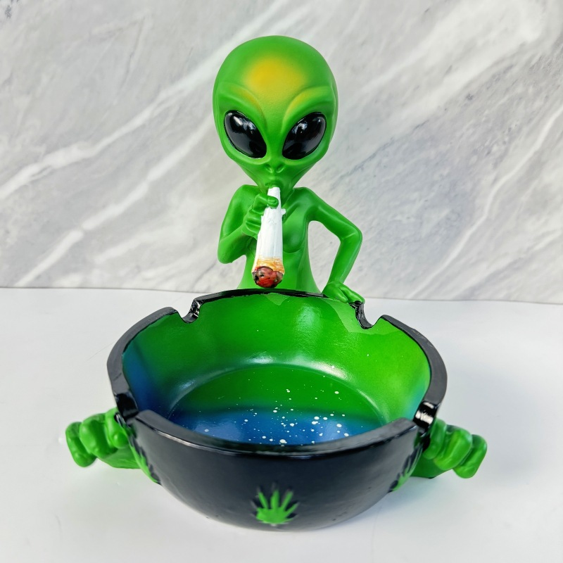 Smoking Accessories Wholesale Fancy Alien Cigar Ashtray Resin Ashtray