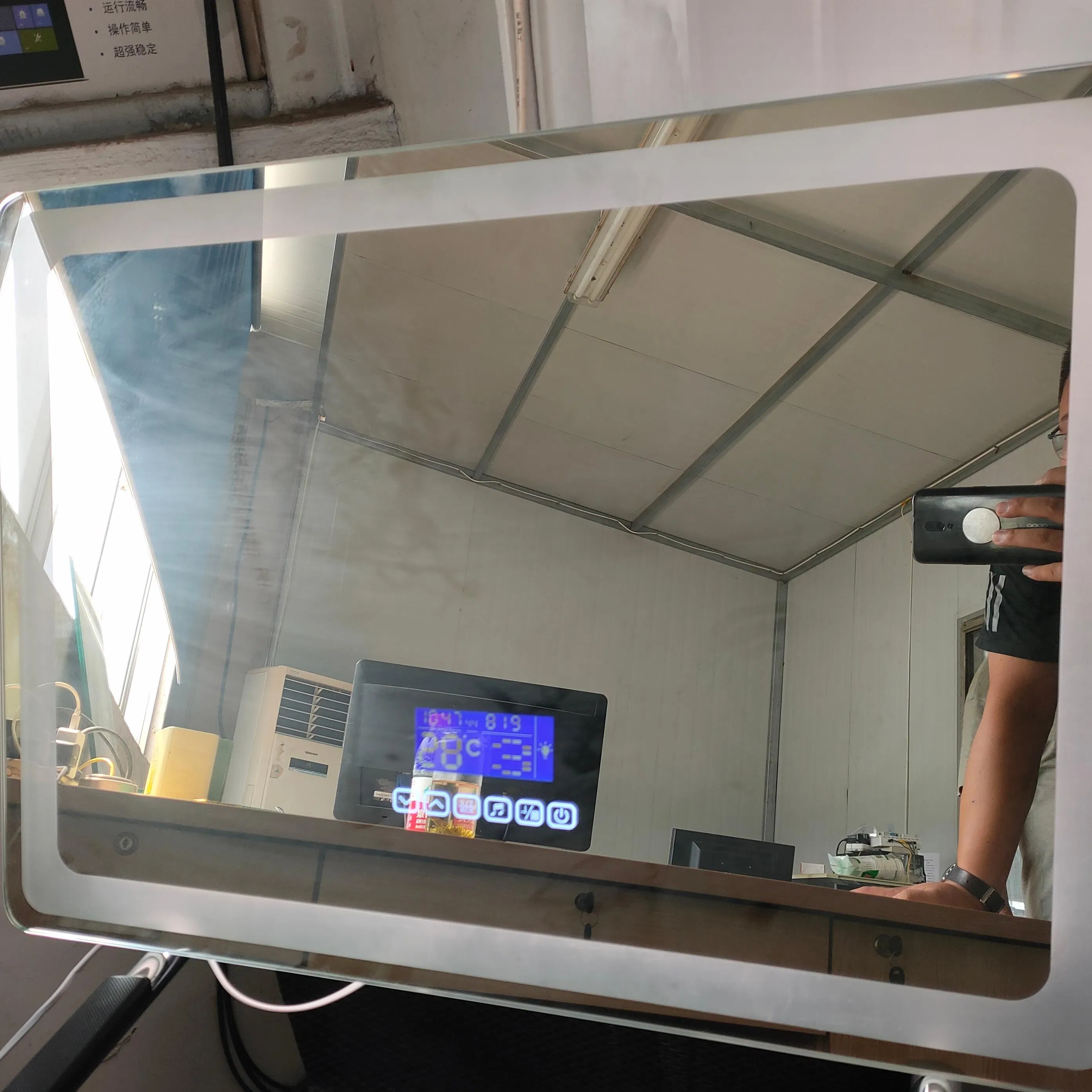 Wholesale High Definition Reflection Bathroom Mirror Glass Anti-Fog Shatterproof Easy to Clean