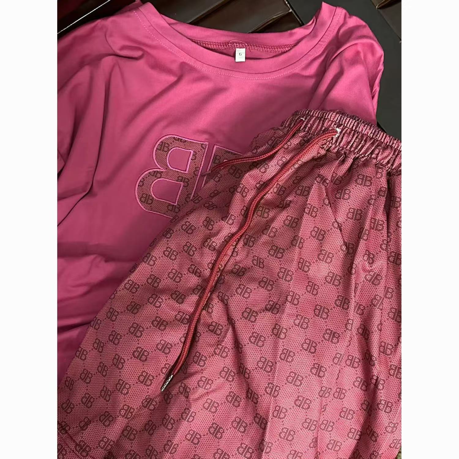 Комплект женский летний трикотажный пуловер и шорты