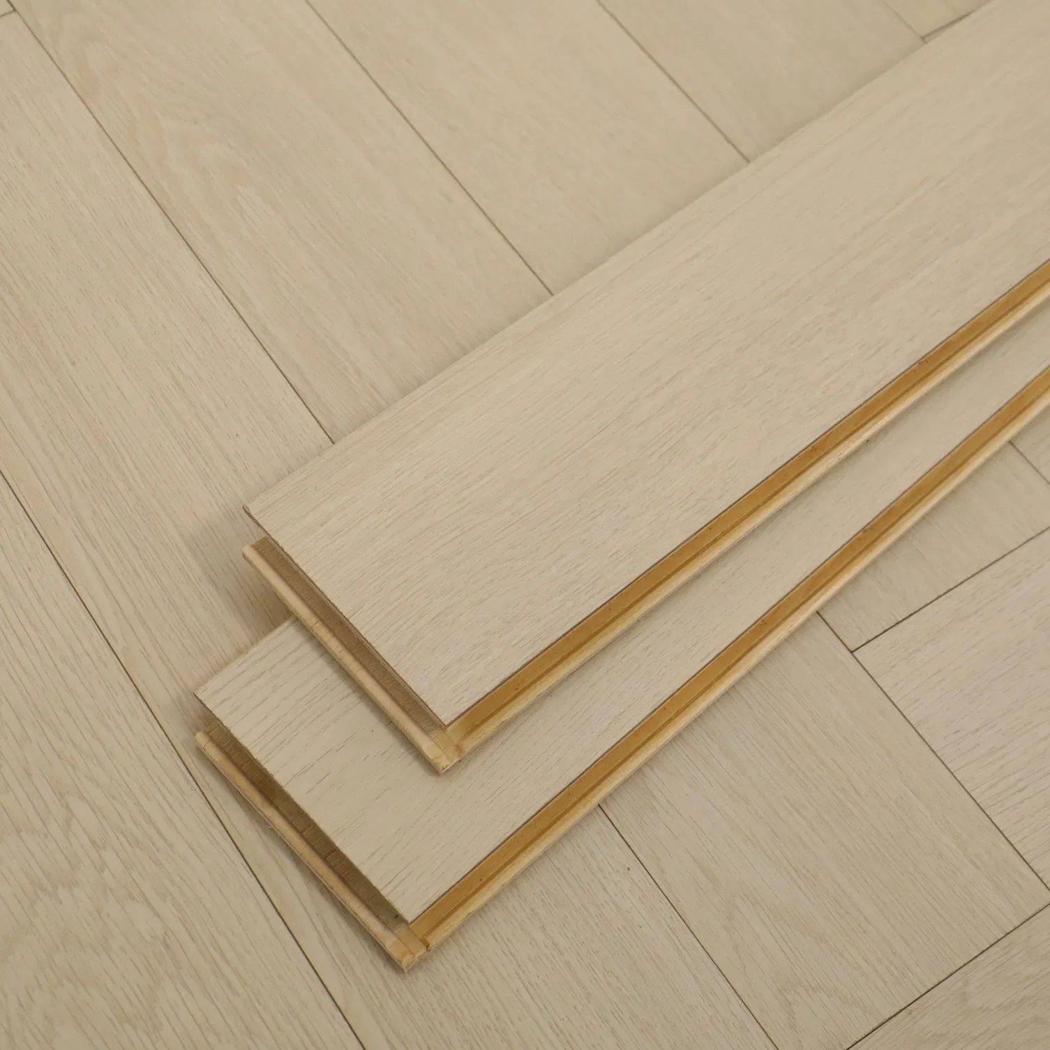 HDF Waterproof and Moisture-Proof Herringbone Pattern V-Shaped Wearable Formaldehyde-Free Laminate Flooring