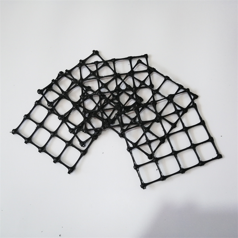 Two-Way Stretched Plastic Geogrid Is Similar to Square Network Structure
