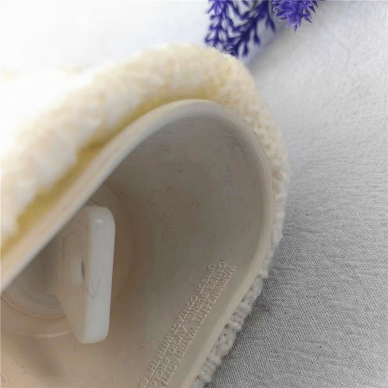 OEM Manufacture Pure Color Cable Knitted Rubber Hot Water Bag Bottle Cover for Winter