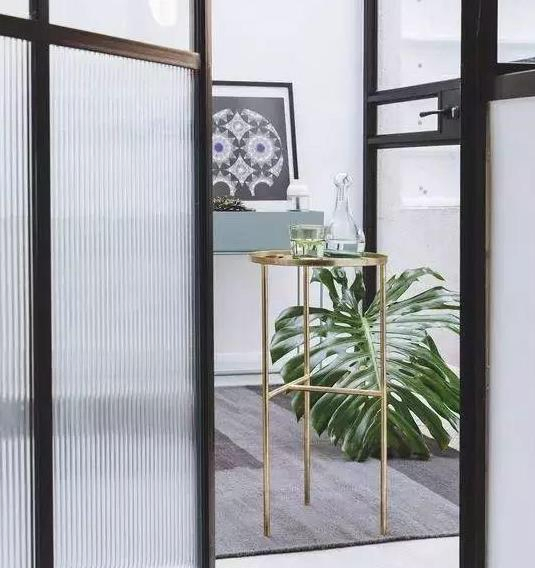 Tsuchime Pattern Textured Glass for for Artistic Display and Niche Applications