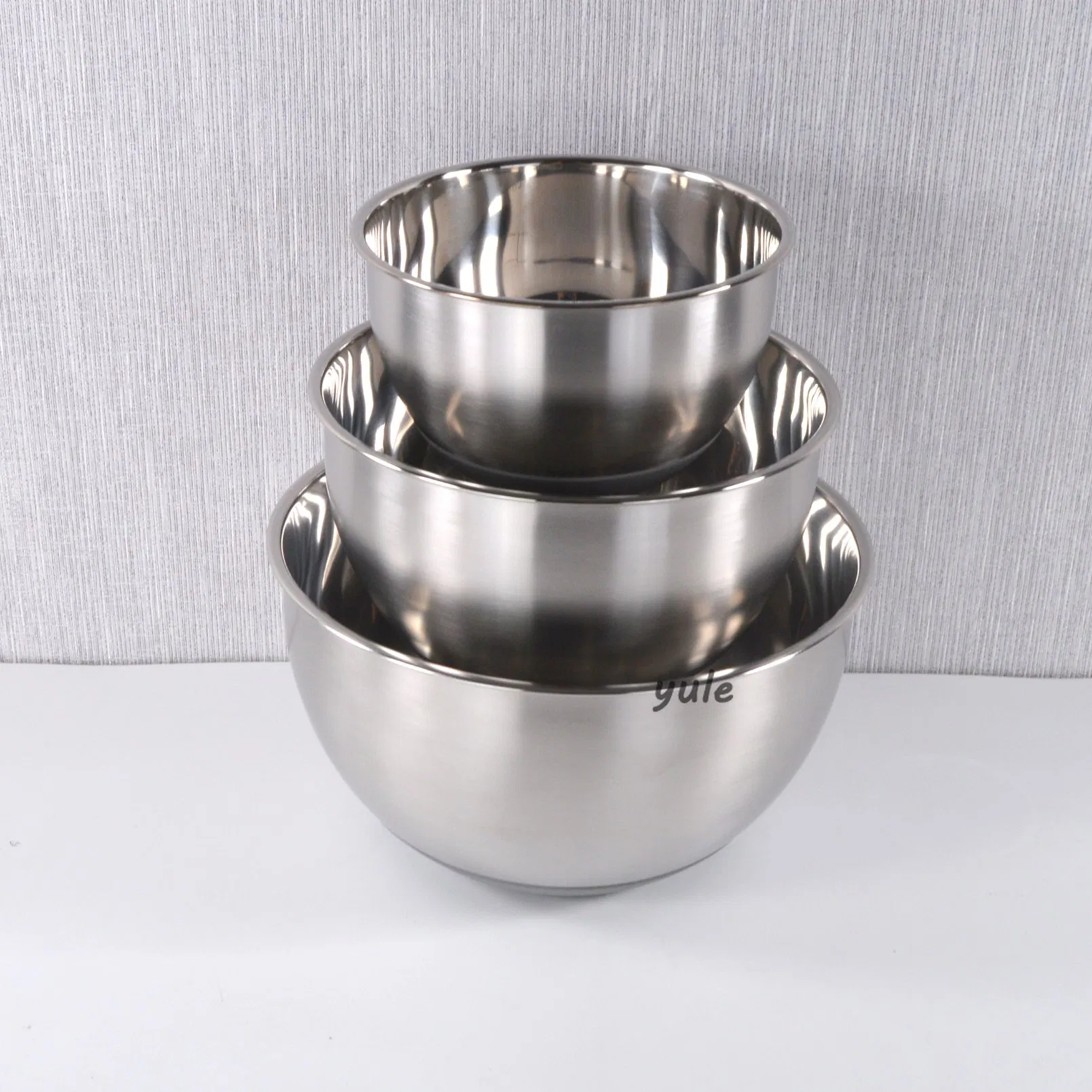 Stainless Steel Gray Color Silicone Bottom Mixing Bowl