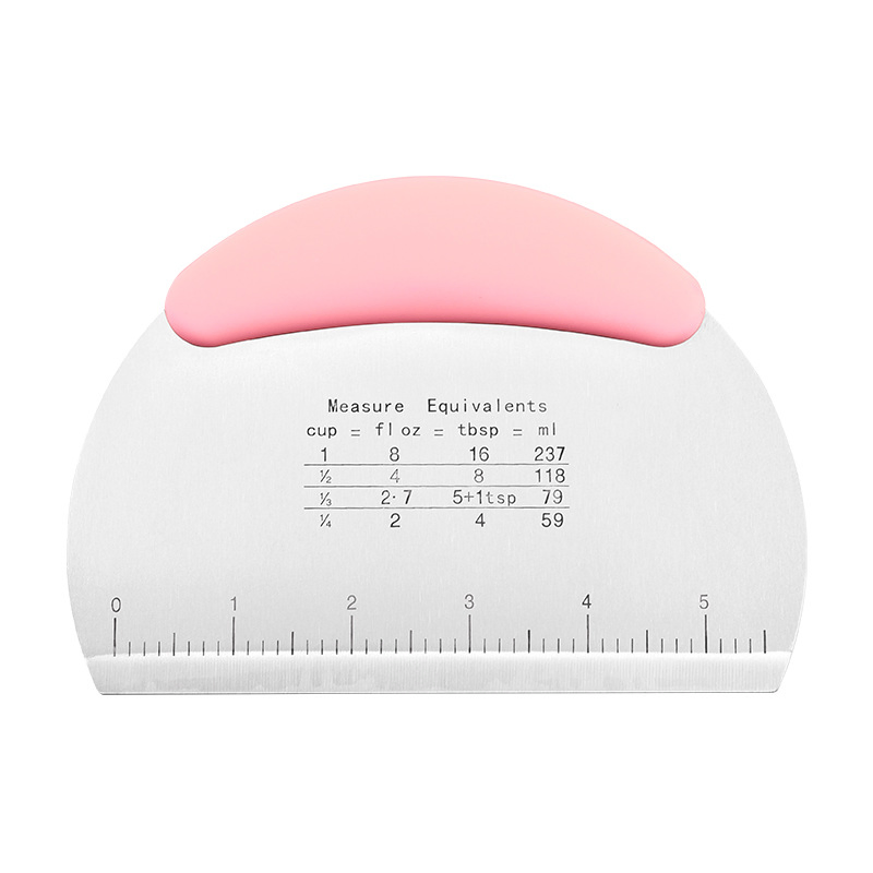 Многофункциональный скребок для теста с линейкой