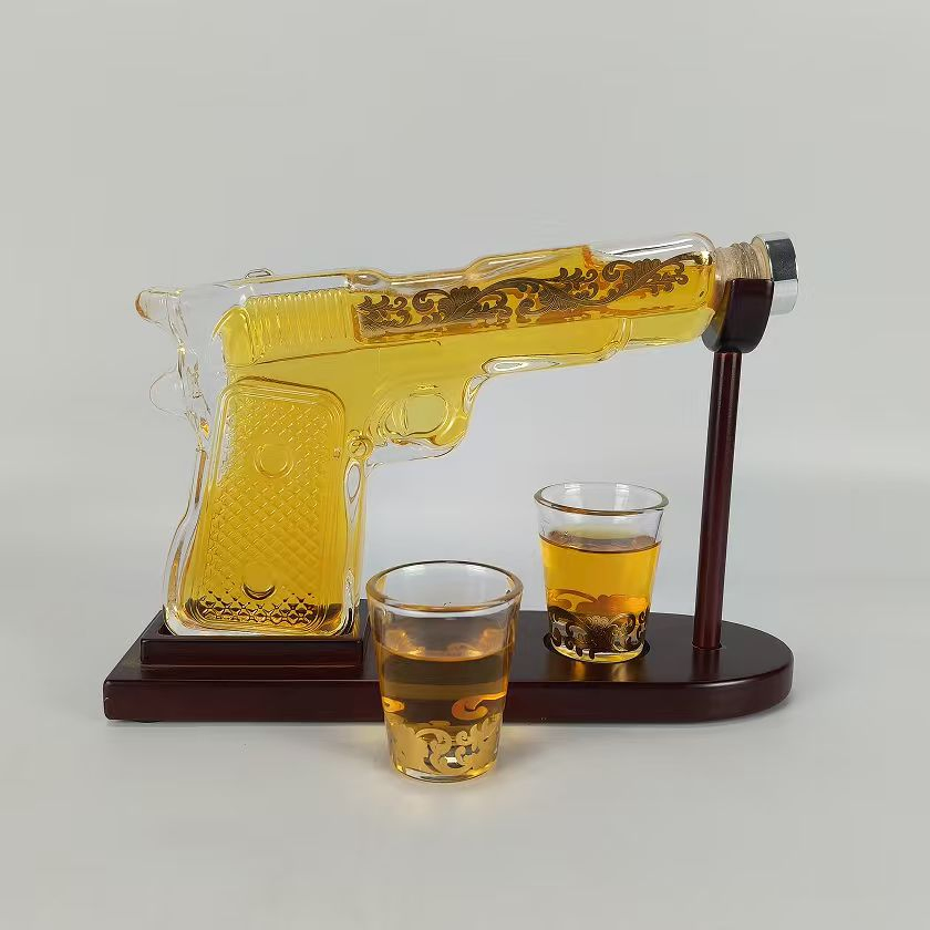 Elegant Gold Flower Design Glass Decanter for Home Bar