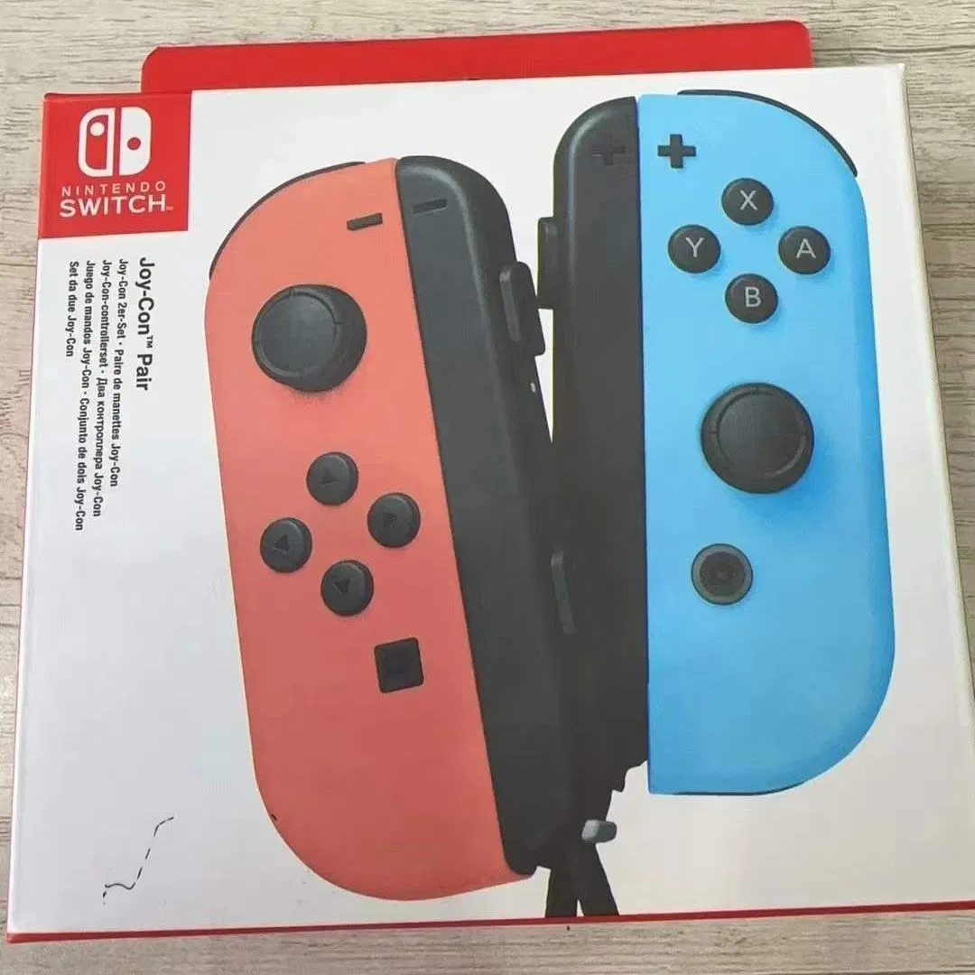 Беспроводной геймпад и консоль в стиле Nintendo
