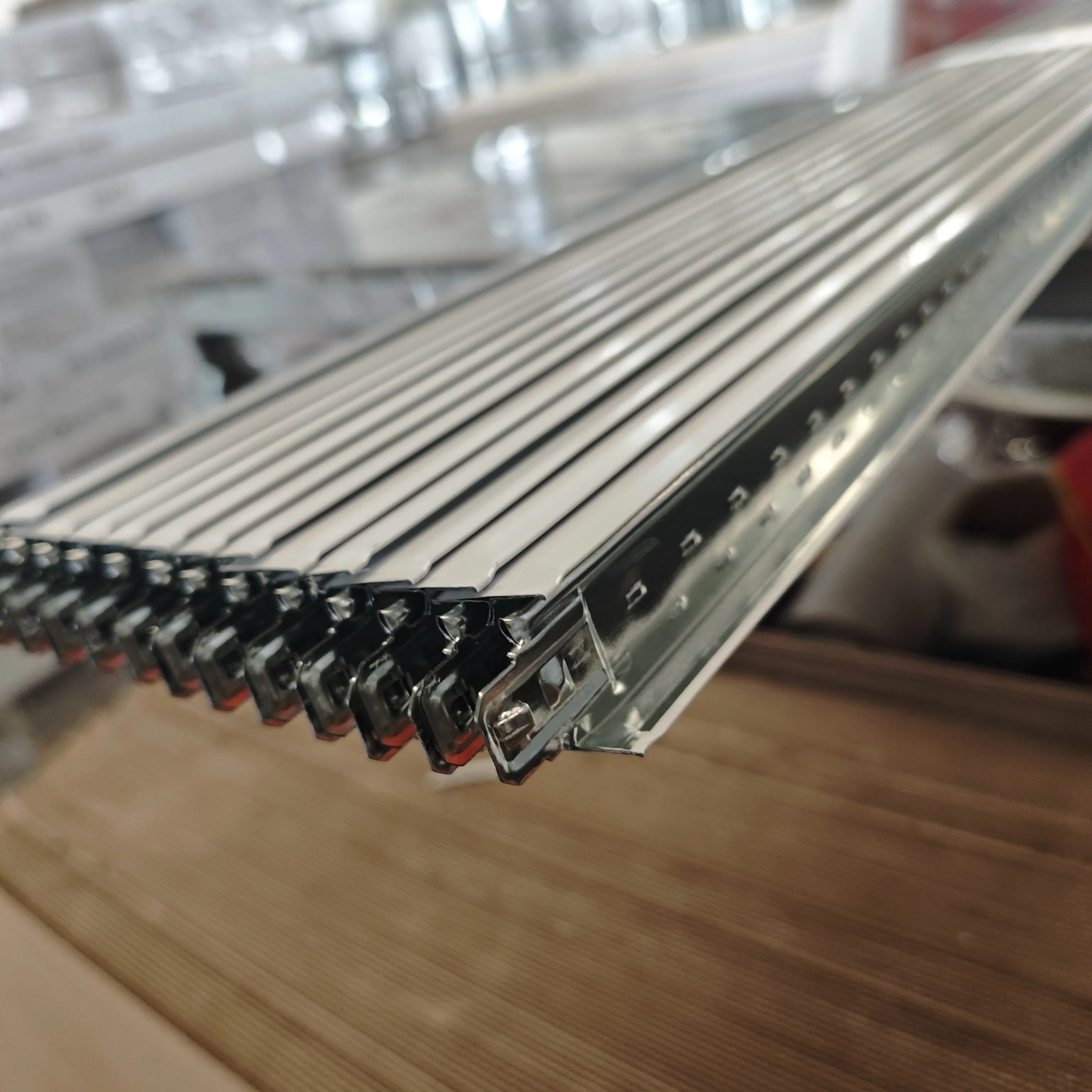 Specification #32 Junding White T-Grids for Reliable Ceiling Systems