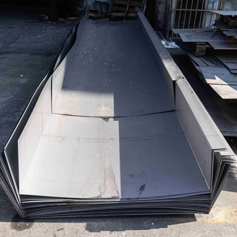 Efficient Gutter Trough for Streamlined Water Management