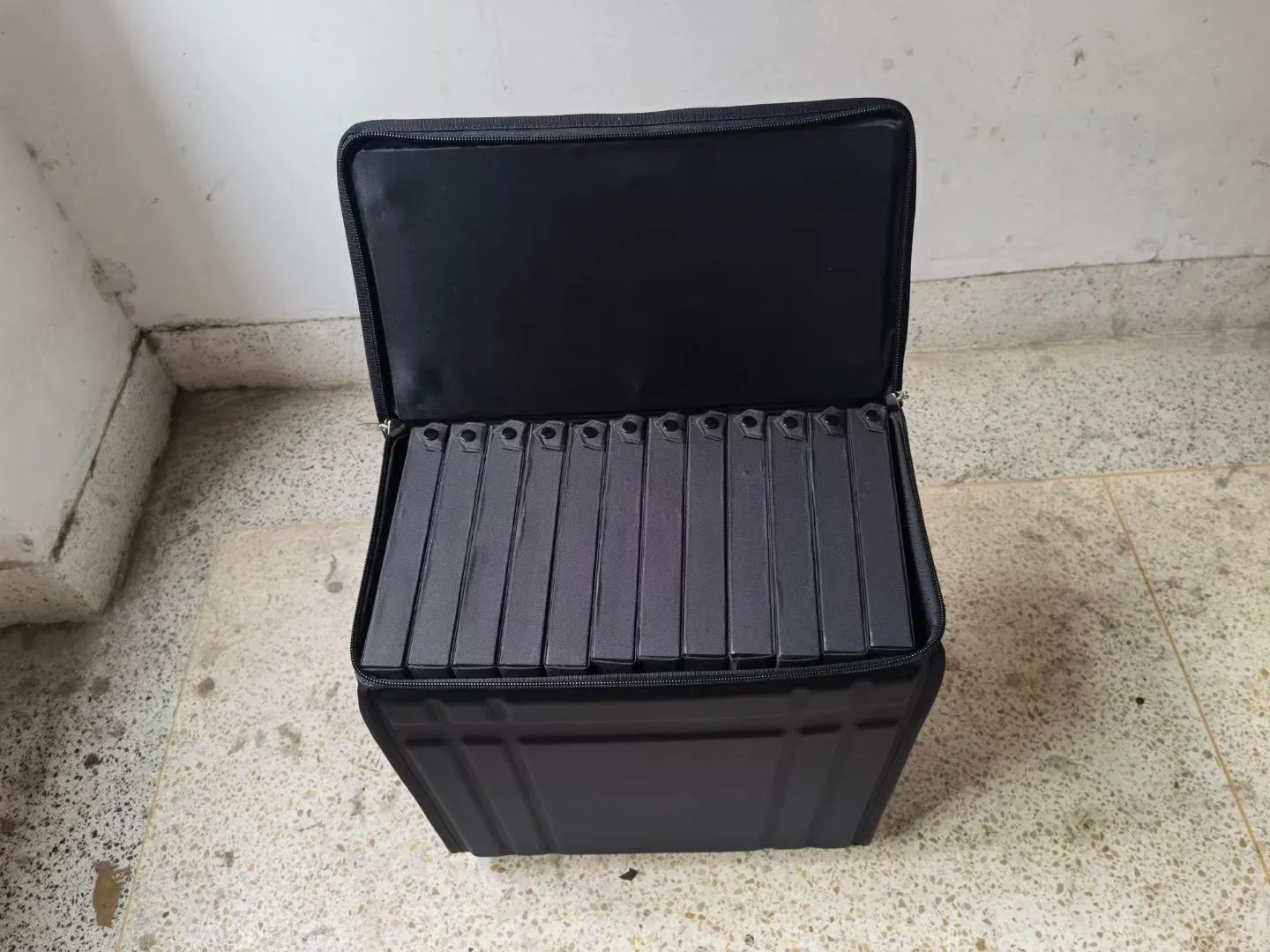 Large Retail Trolley Case Multiple Optical Frame and Sunglasses Eyewear Display Puller Suitcase