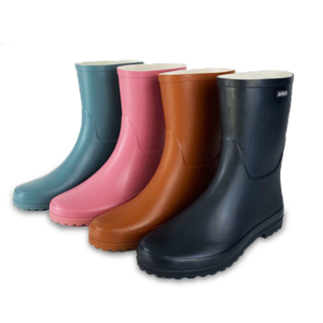 Beautiful MID-Calf Fashion Waterproof Women Rain Boot Customization