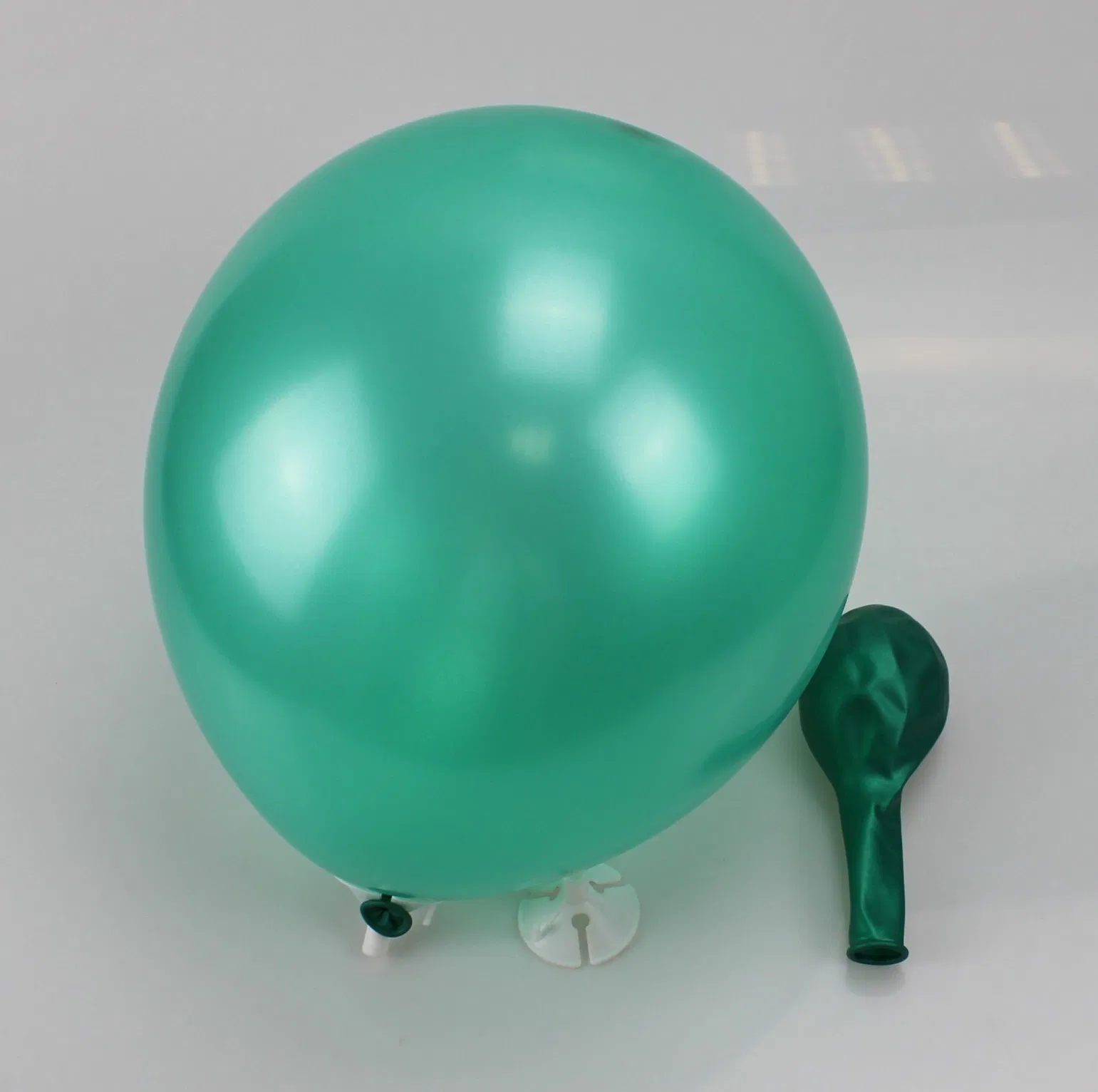 Wholesale Pearlescent Latex Balloons: Vibrant 10-Inch & 12-Inch Options