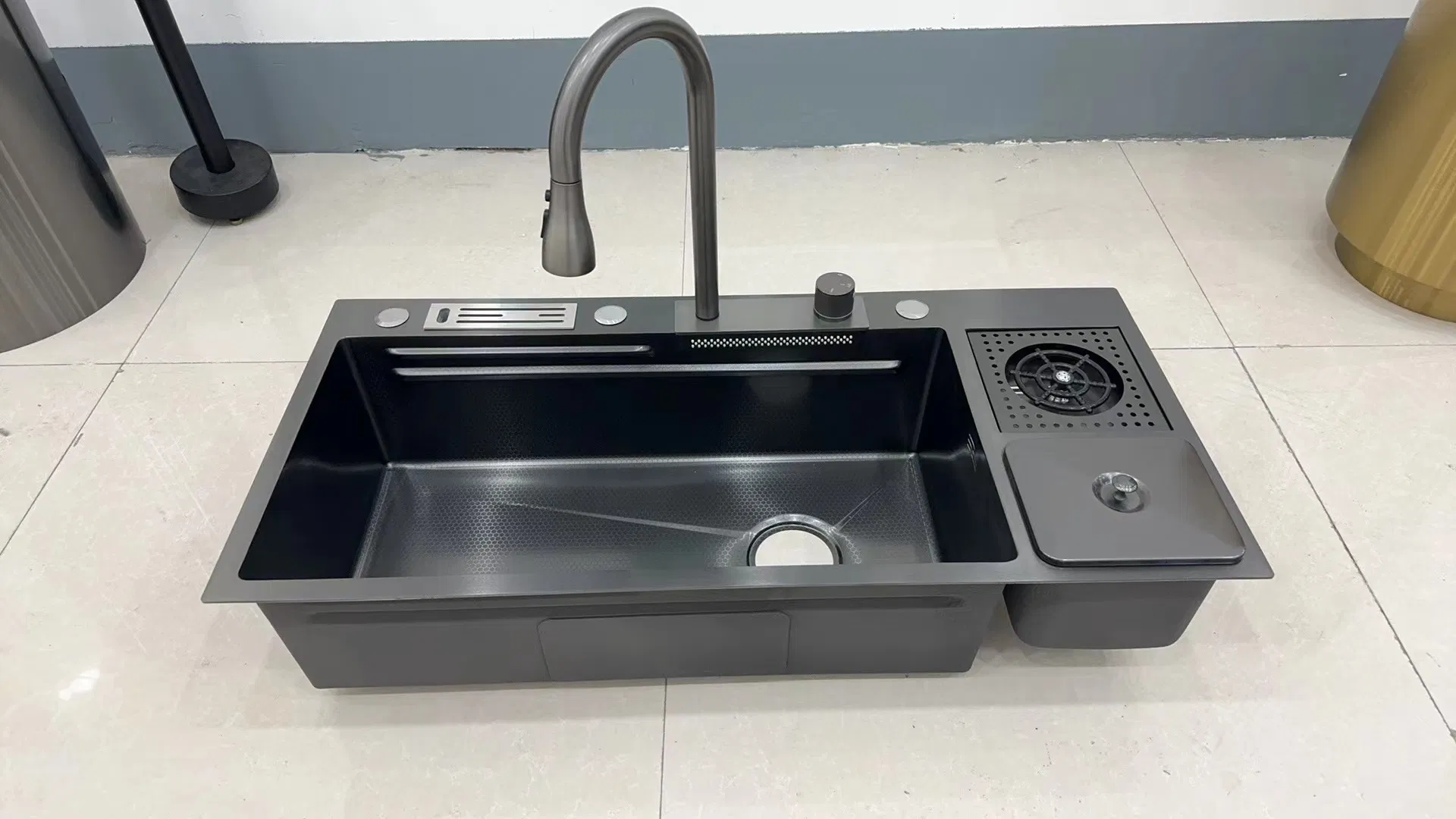 Double Groove Stainless Steel Faucet with Customizable Accessory Sizes for Kitchen, Restaurant, and Farm Use