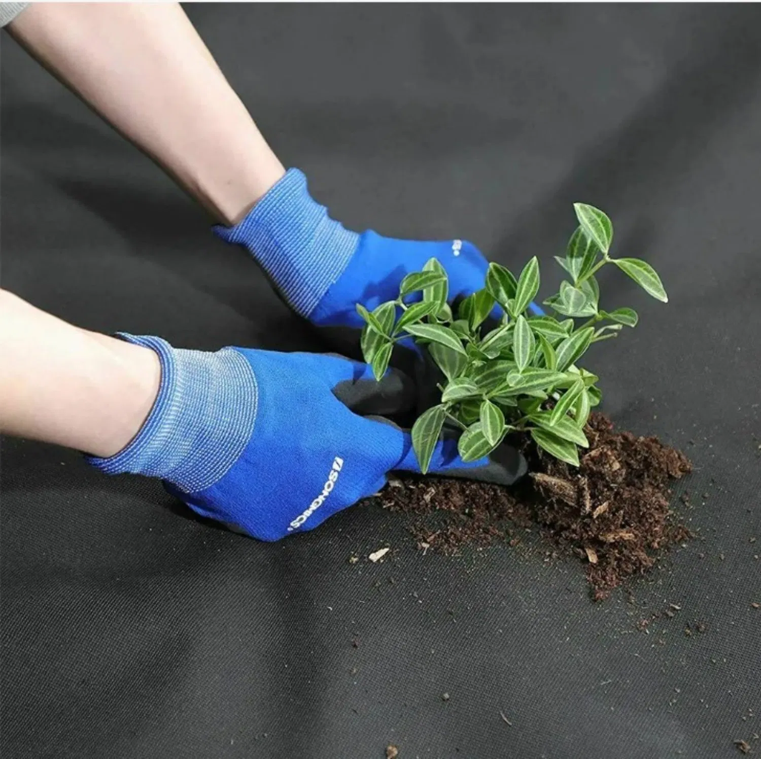 Easy-Install Eco-Friendly Long-Lasting Durable Weather-Resistant Weed Mat
