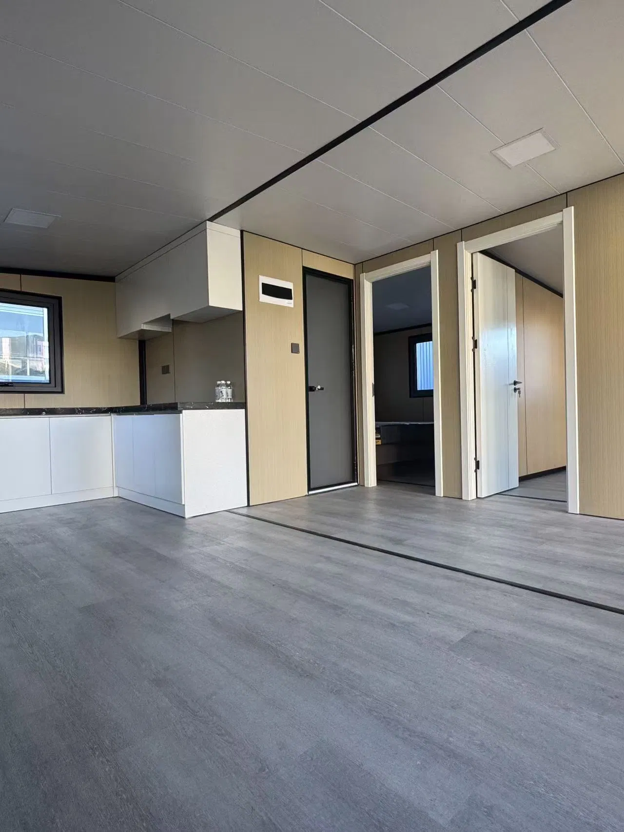 F2 40-Foot Double-Wing Folding House for Expansive Living Solutions